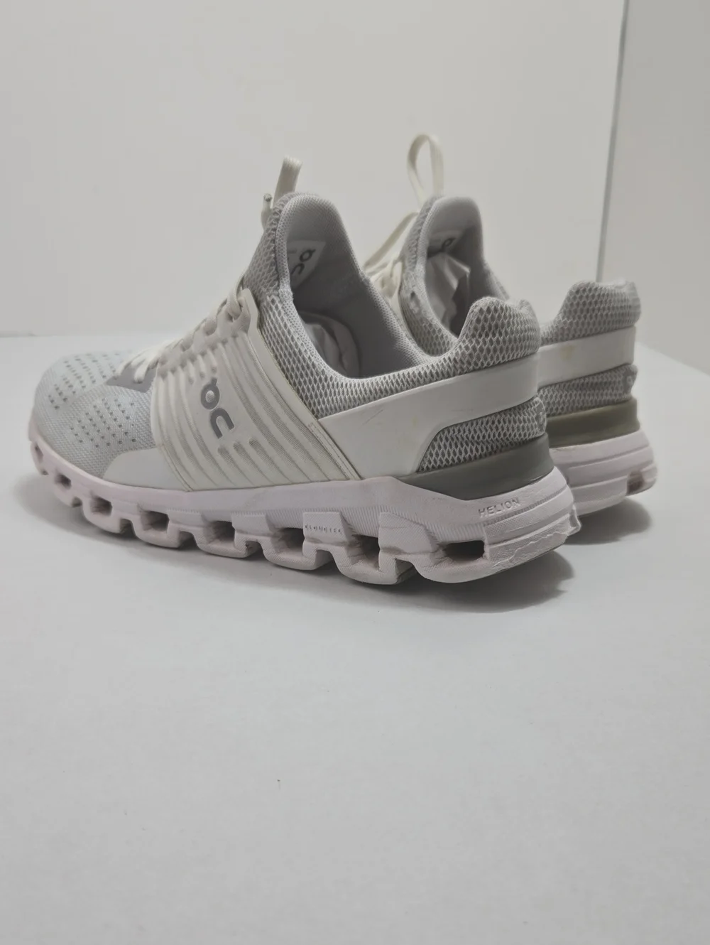 Size 7.5 - ON Cloudswift Glacier Women Running Workout Gym